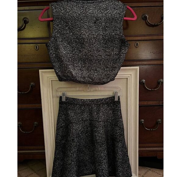 Design Lab black glitter elastic waist flowy skirt NWOT M - Picture 2 of 10